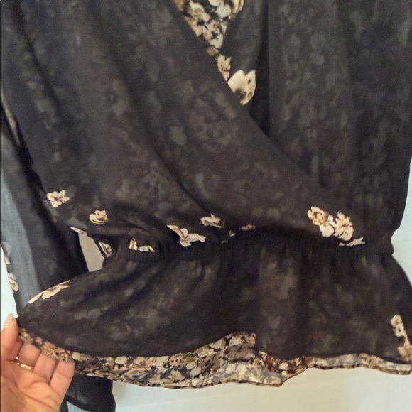 Little Moon Black Floral Wrap Blouse reversible - Picture 3 of 5